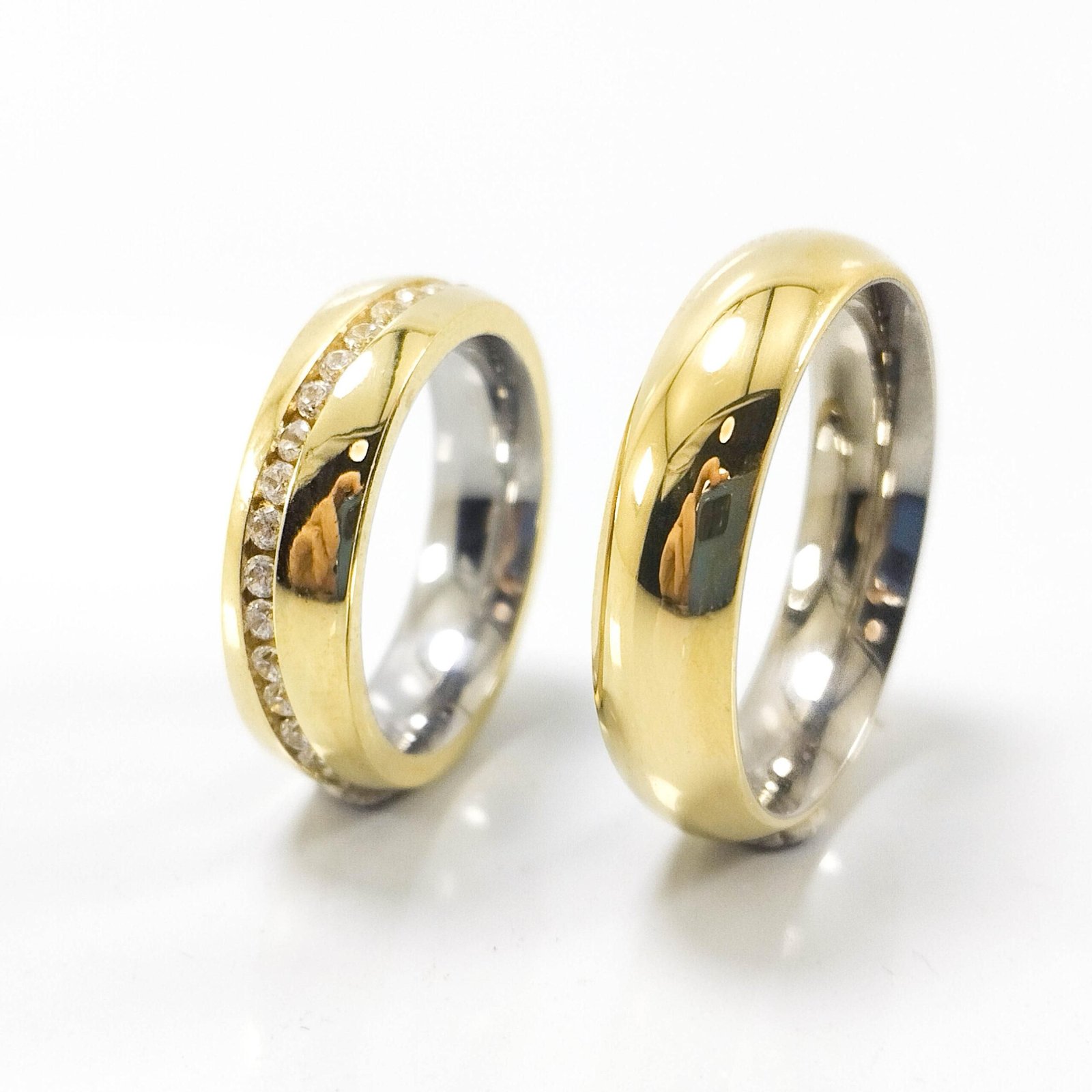 Aliança de Casamento 5mm Moeda com Pedra e Forro de Aço PAR