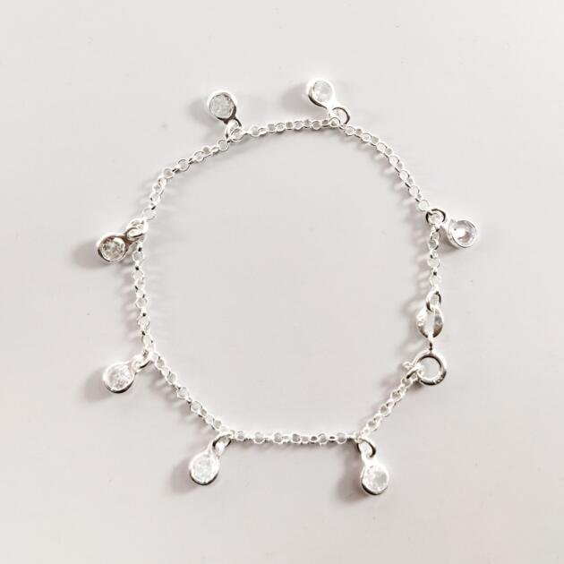 Pulseira com Pedras Branca em Prata