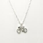 Colar Com Pingente De Bicicleta Em Prata
