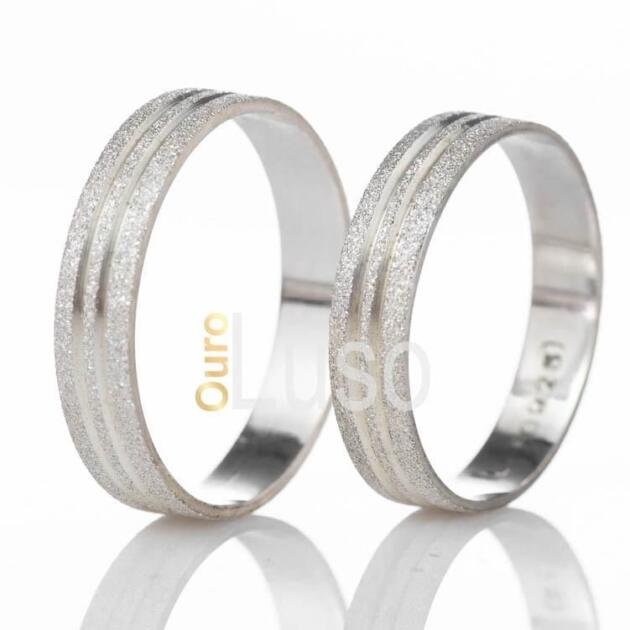 Aliança de namoro Tucuruvi diamantada com friso PAR