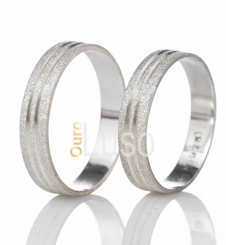 Aliança de namoro Tucuruvi diamantada com friso PAR