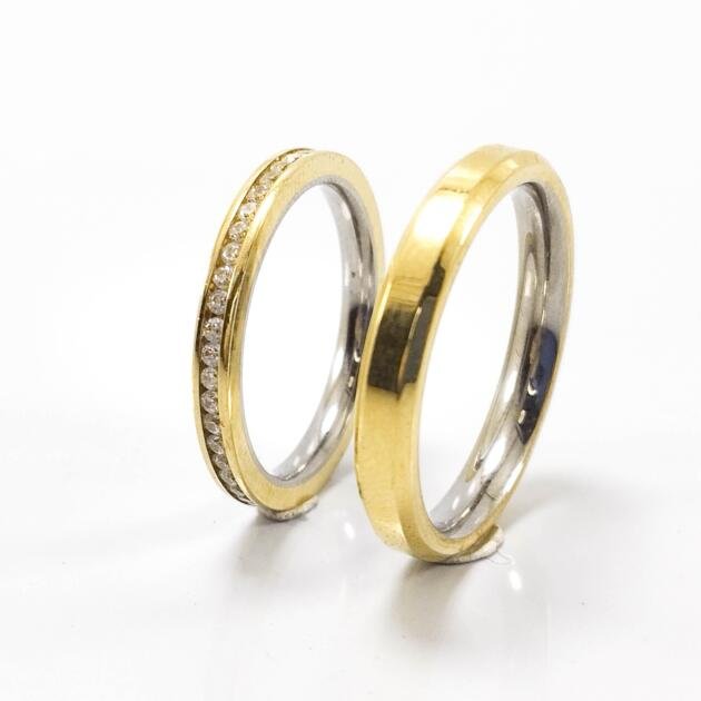 Aliança de Casamento 2mm Moeda com Pedra e Forro de Aço PAR