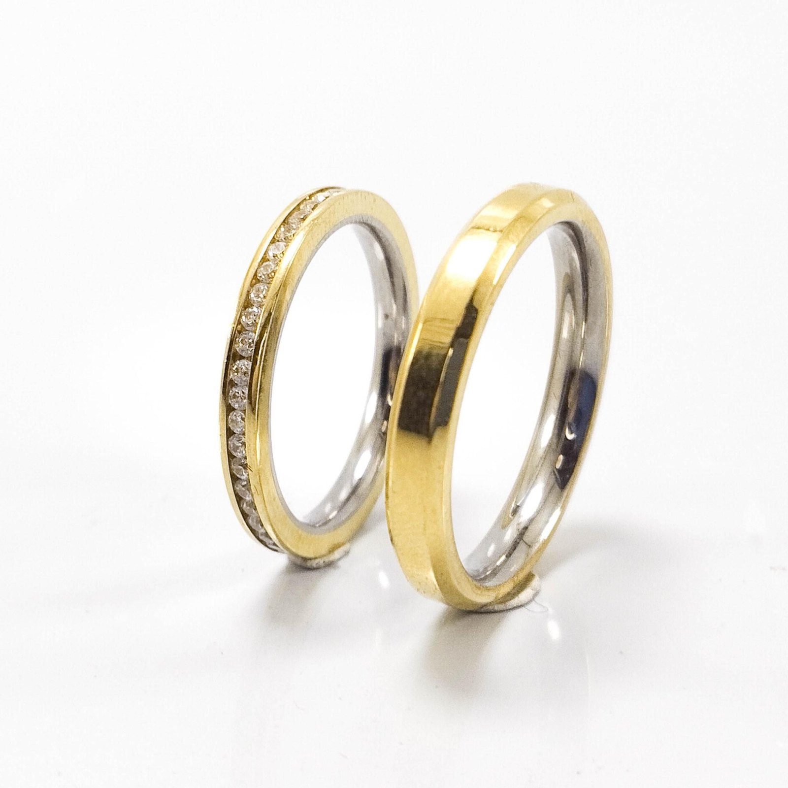 Aliança de Casamento 2mm Moeda com Pedra e Forro de Aço PAR - Imagem 3
